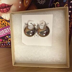 Silver Chunky Earrings . Nwt LM